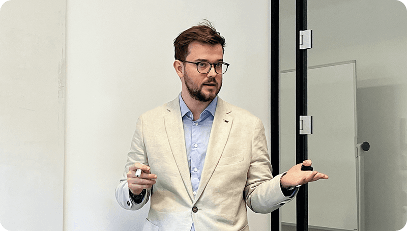 Theo Leimer teaching